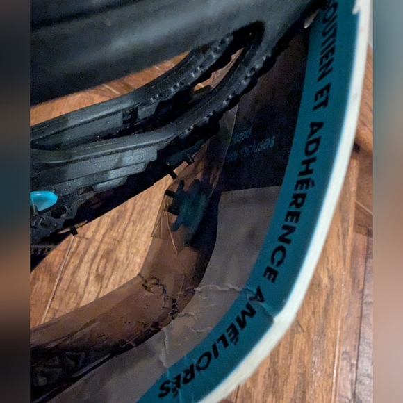 Due North Everyday Traction Aids - Black NWT Size S/M women's 5-9 M 3-7 - Picture 6 of 9